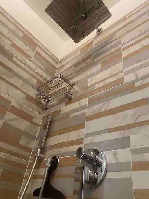 Gracious Apartment In The Heart Of Μόνζα 0*,