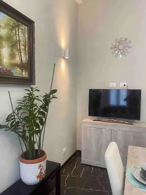 Gracious Apartment In The Heart Of Μόνζα Ιταλία