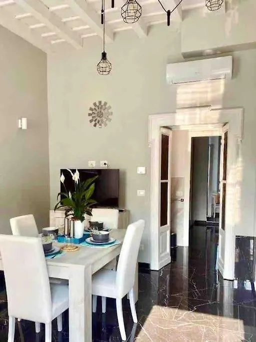 Gracious Apartment In The Heart Of Μόνζα 0*,
